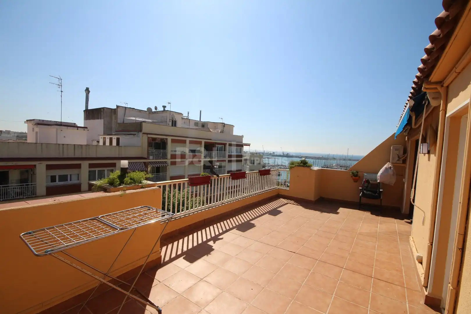 Terraza de Ático en venta en Vilanova i la Geltrú con Aire acondicionado, Calefacción y Terraza