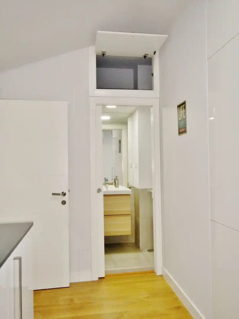 Bathroom of Attic for rent in Madrid  with Air Conditioner, Heating and Furnished