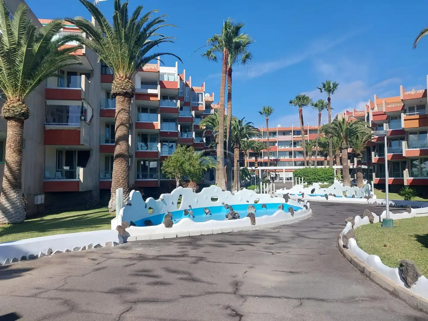 Vista exterior de Piso en venta en Arona con Piscina comunitaria