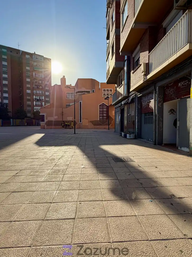 Pis de lloguer a Pl. de la Albada, La Jota