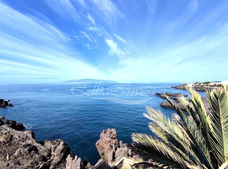 Vista exterior de Casa o xalet en venda en Guía de Isora amb Terrassa, Traster i Moblat