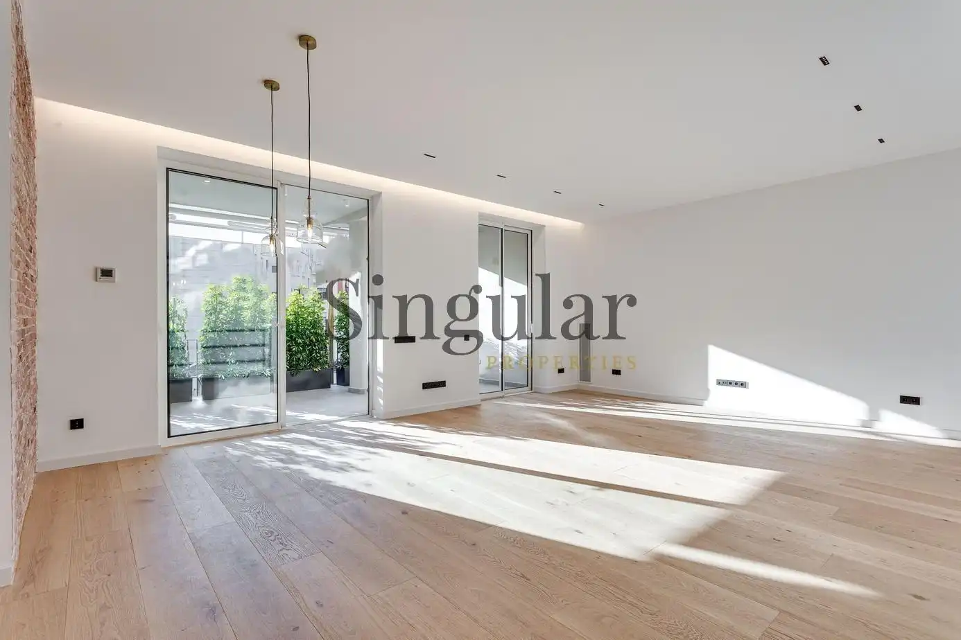 Living room of Flat for sale in  Barcelona Capital  with Air Conditioner, Terrace and Storage room