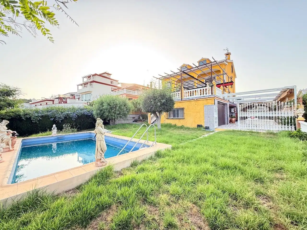 Detached house with pool for sale in Almayate, imagen 3