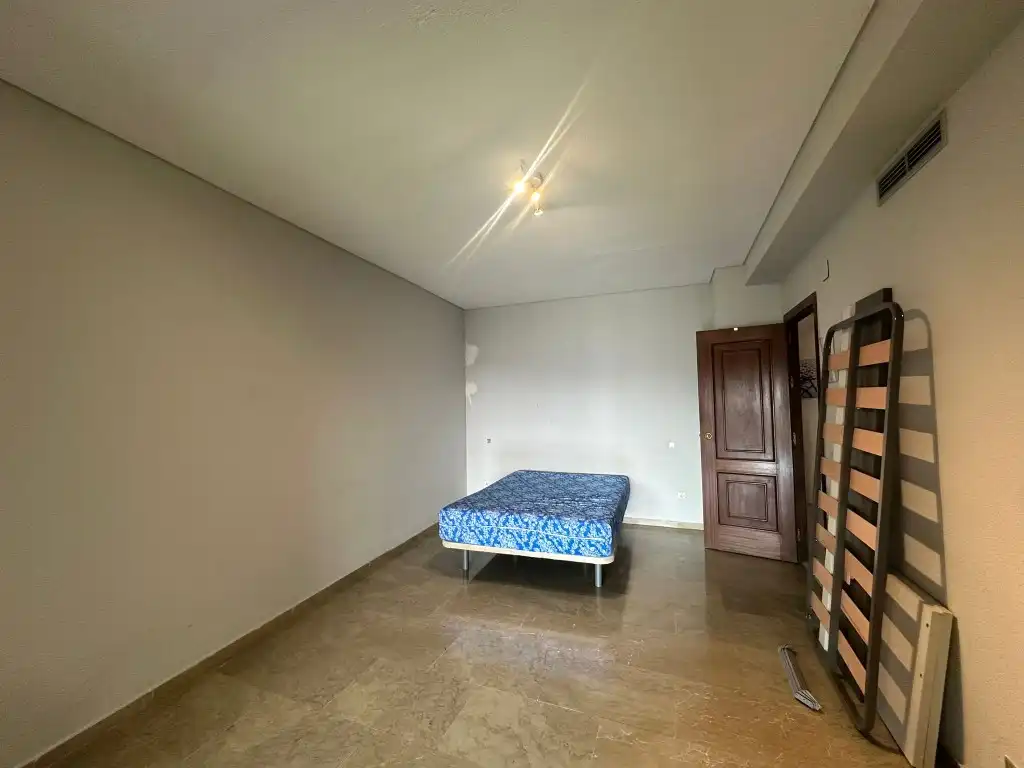 Schlafzimmer von Wohnung zur Miete in Córdoba mit Schwimmbad
