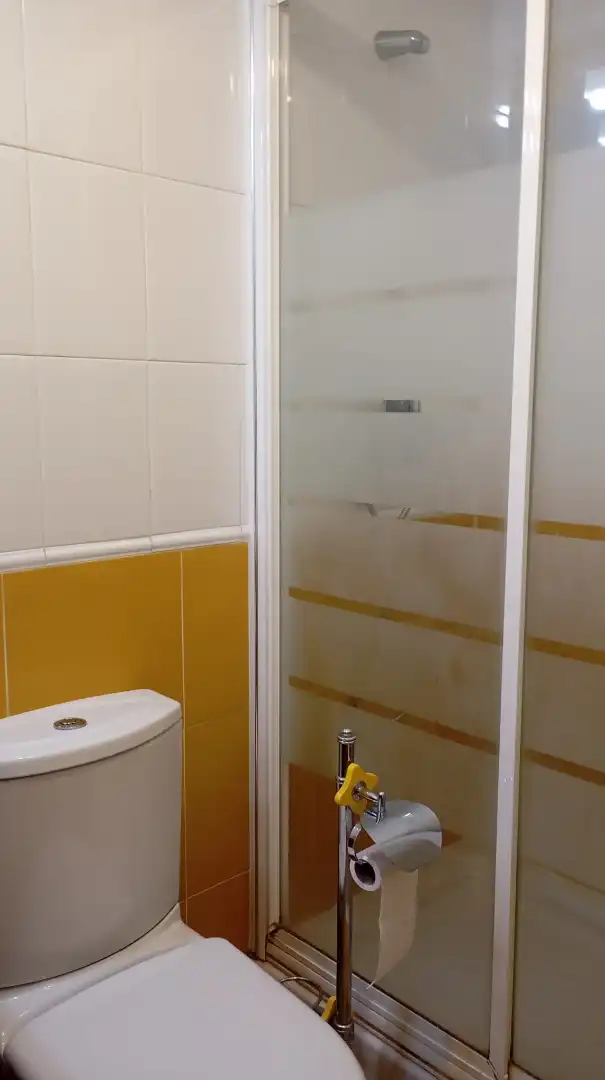 Baño de Piso de alquiler en Zaragoza con Aire acondicionado, Calefacción y Trastero