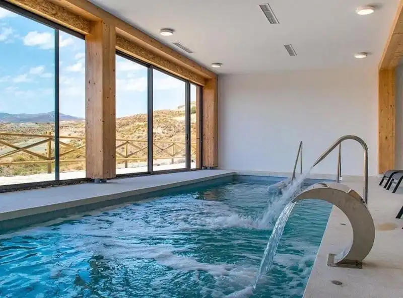 Swimming pool of Ground floor for rent in Benahavís  with Air Conditioner, Private garden and Terrace