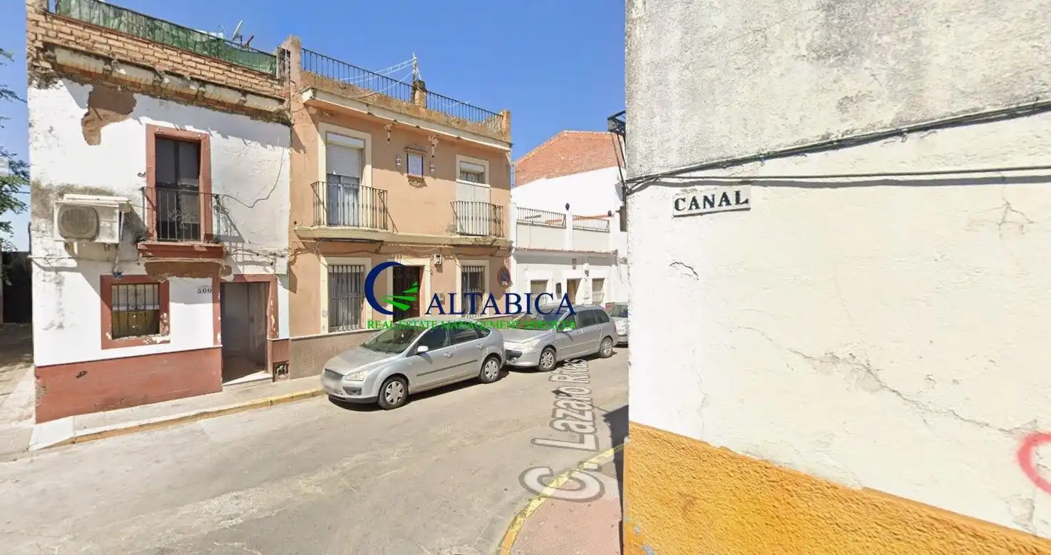 Exterior view of Houses for sale in Villaverde del Río