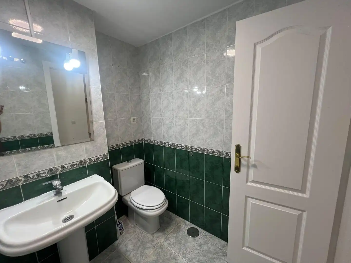 Bathroom of Apartments for sale in Mijas  with Private garden, Storage room and Alarm