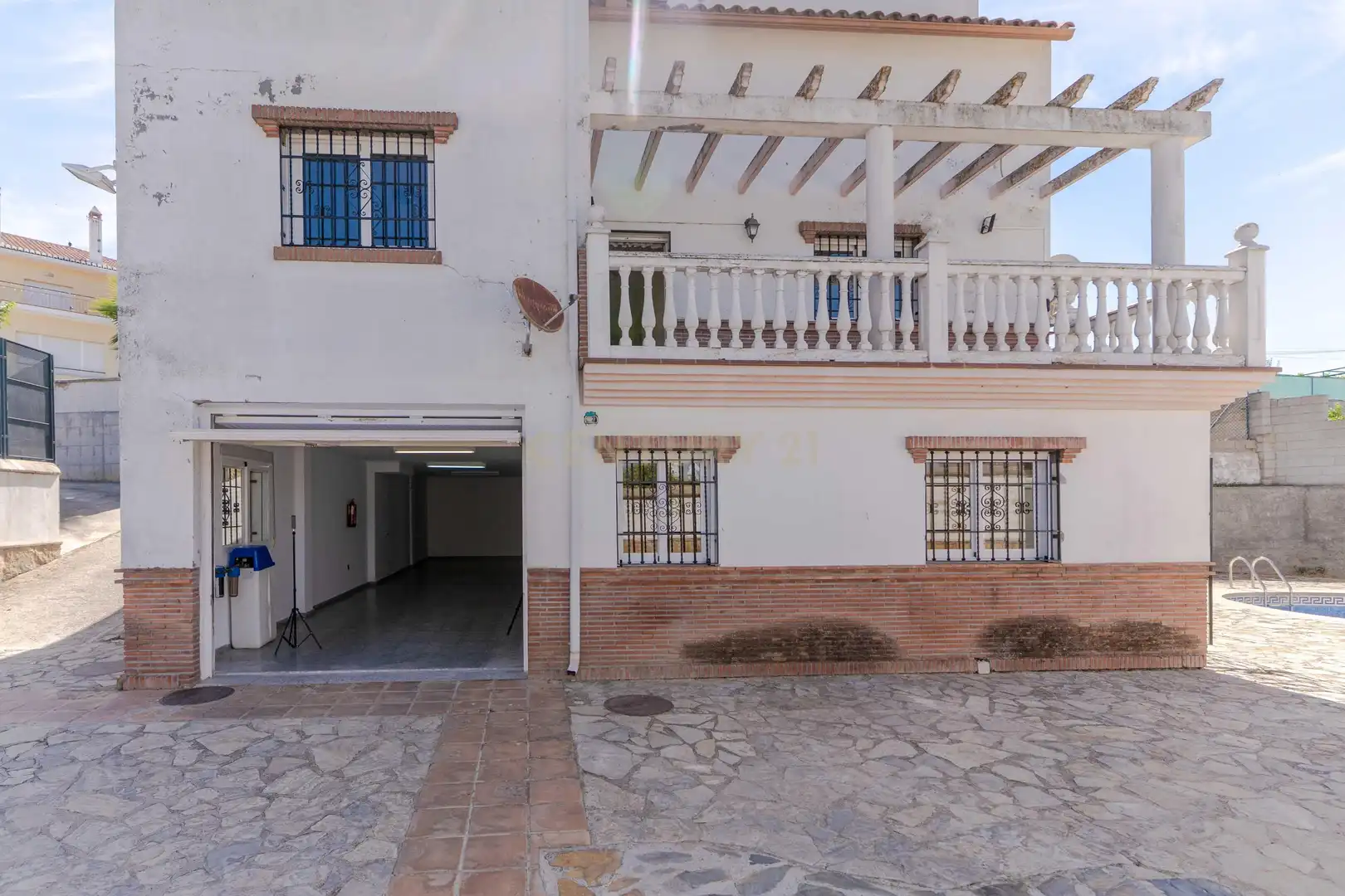Vista exterior de Casa o xalet en venda en Alfacar amb Jardí privat i Piscina