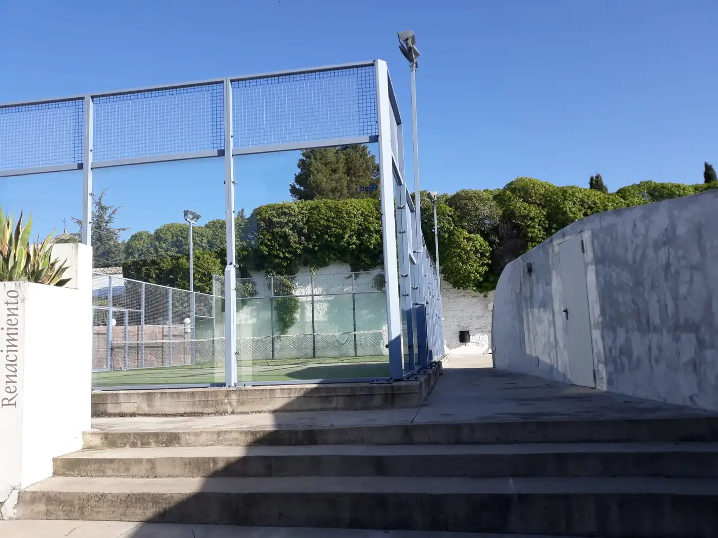 Vista exterior de Dúplex en venda en Úbeda amb Aire condicionat, Calefacció i Jardí privat