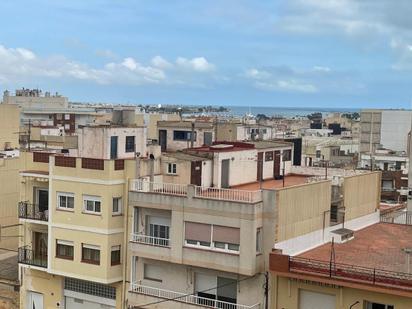 Außenansicht von Wohnungen zum verkauf in Sant Carles de la Ràpita mit Terrasse