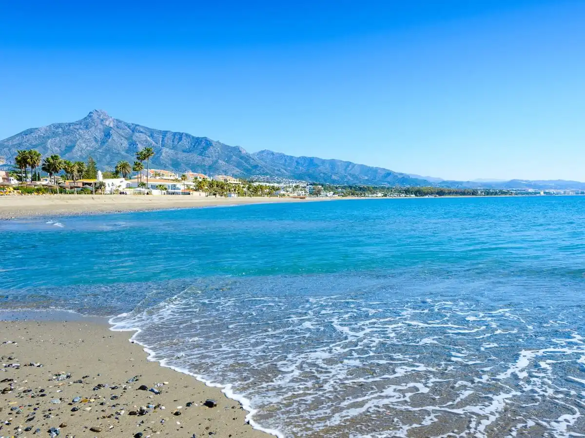 Außenansicht von Wohnung zur Miete in Marbella mit Klimaanlage, Terrasse und Abstellraum