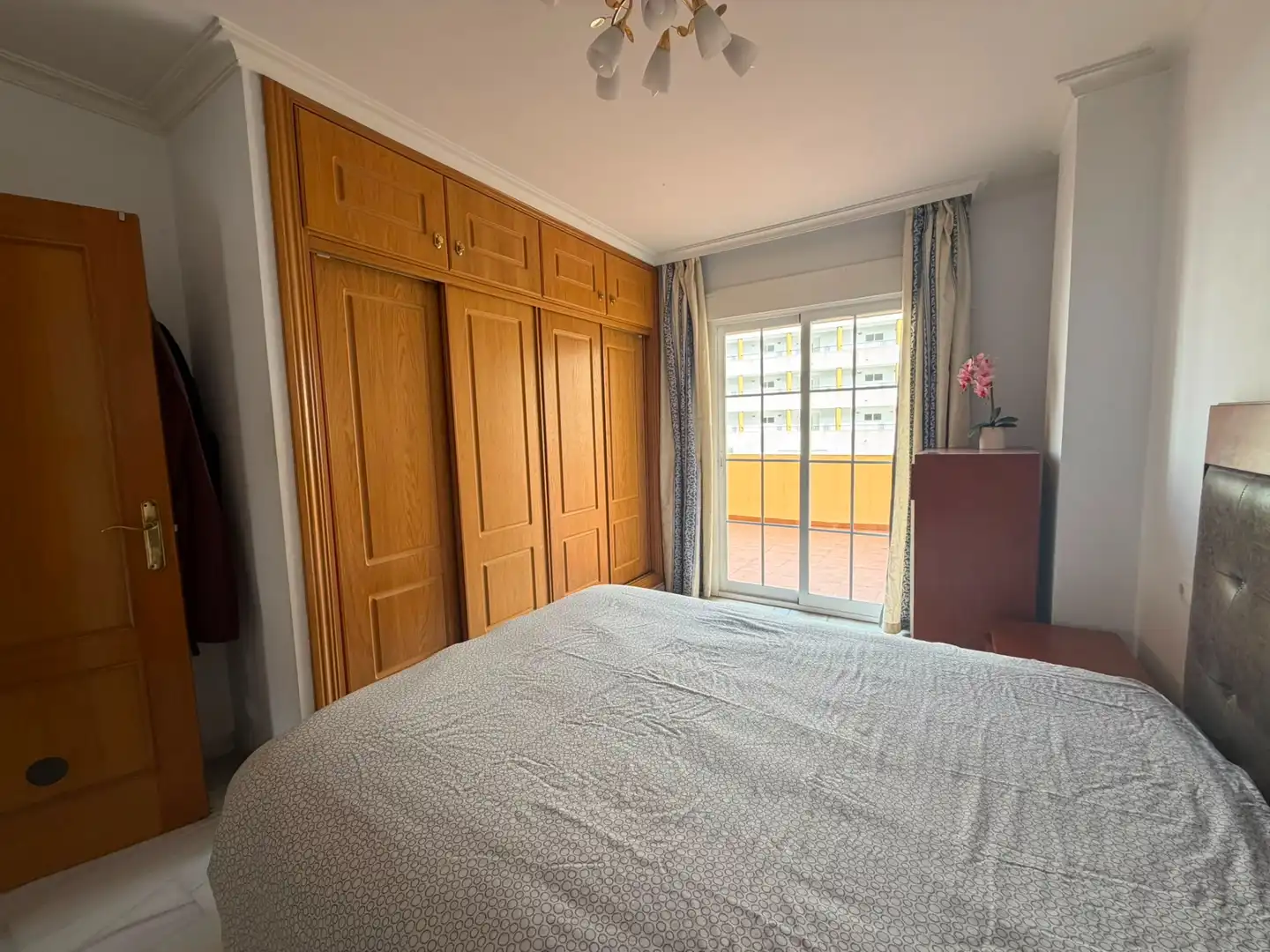 Habitación de Piso en venta en Vélez-Málaga con Amueblado y Piscina comunitaria