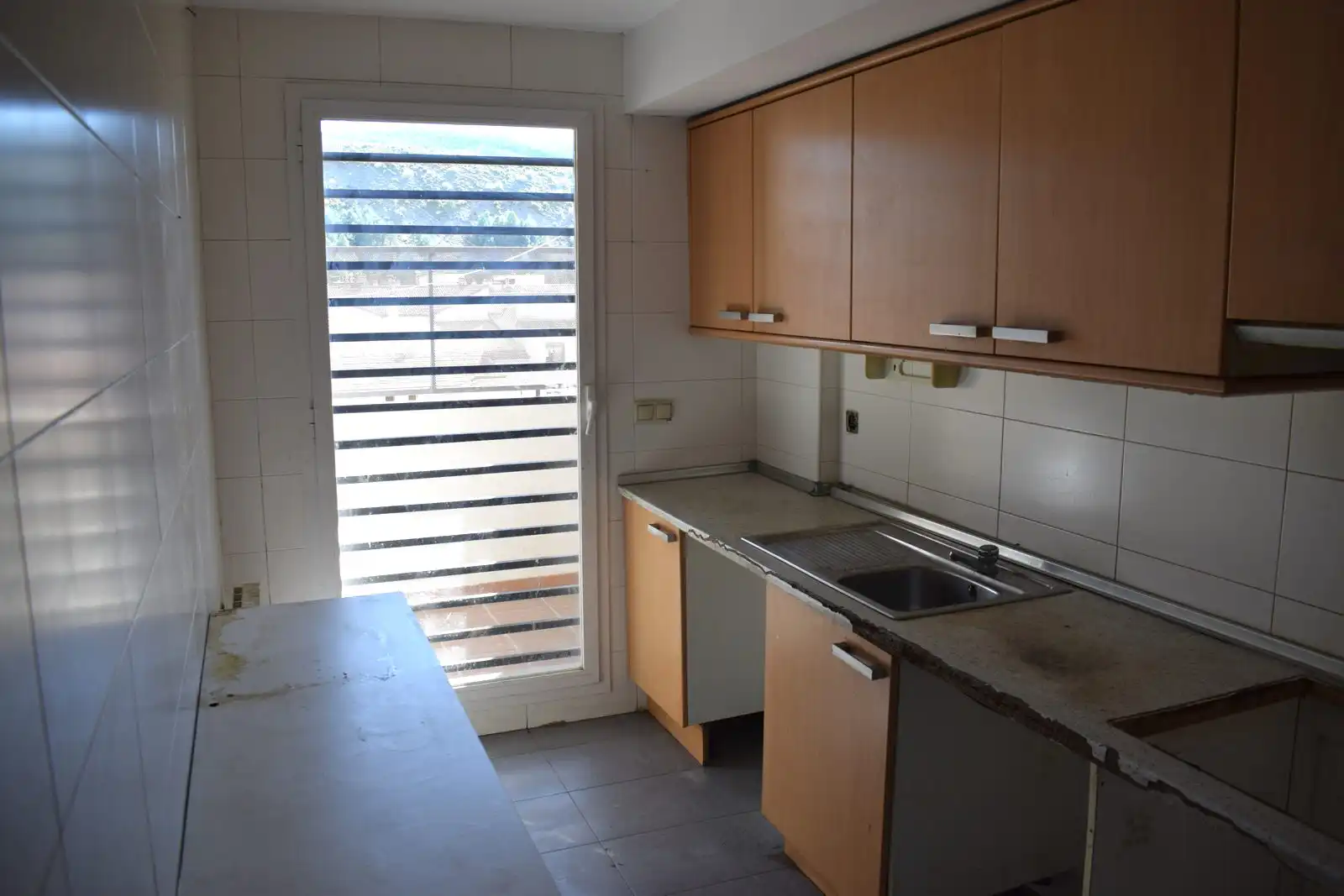 Kitchen of Flat for sale in Sabiñánigo  with Storage room and Balcony