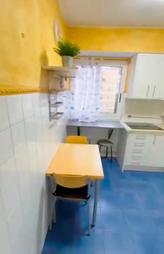 Cuina de Pis de lloguer en Santander amb Calefacció, Terrassa i Traster