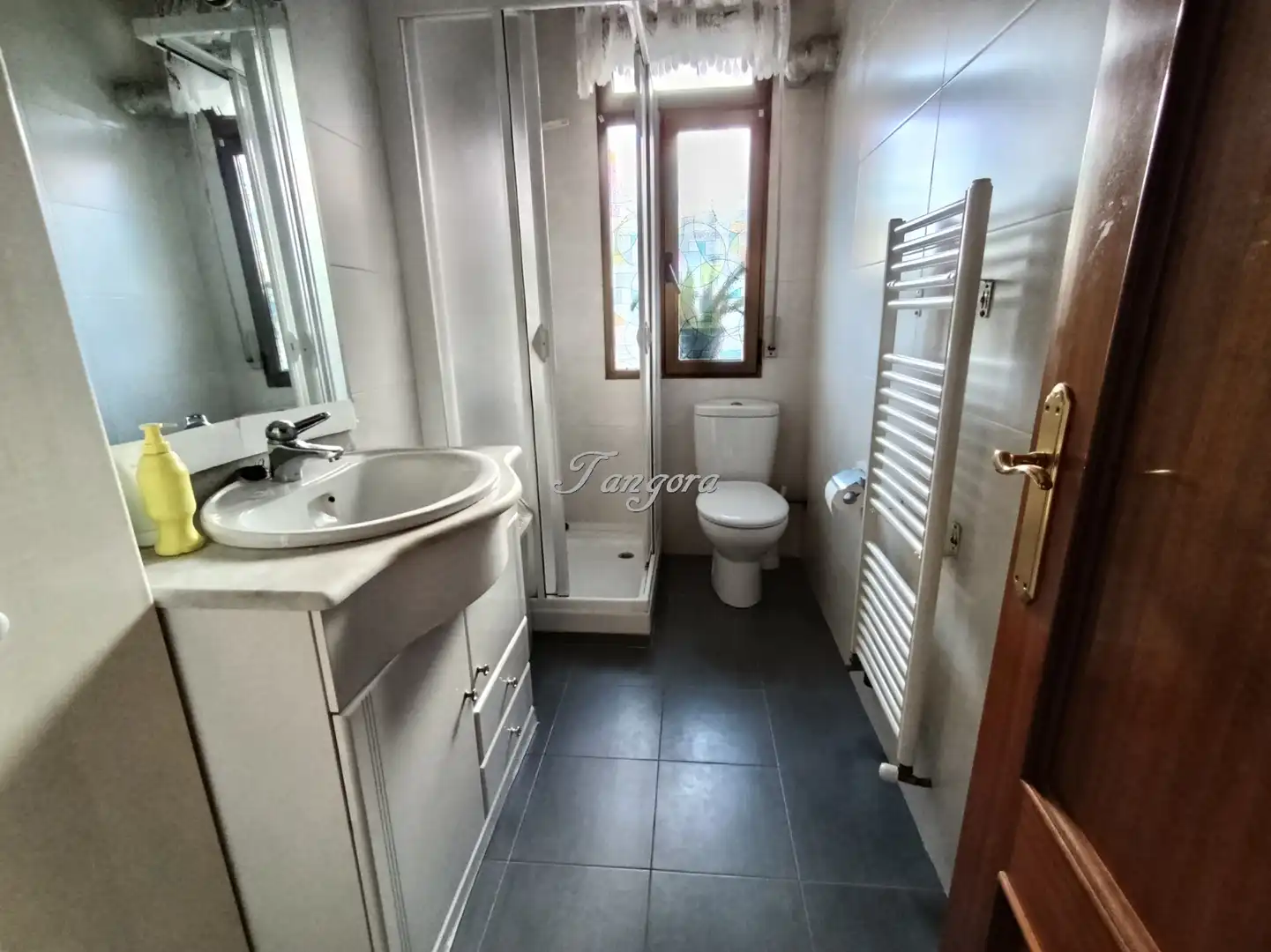 Bathroom of Flat for sale in Getxo   with Heating, Parquet flooring and Oven