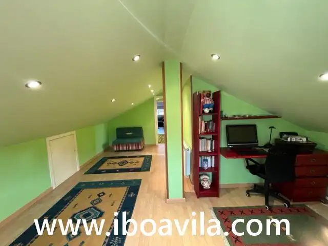 Casa o xalet en venda en Pontevedra Capital  amb Jardí privat, Terrassa i Traster