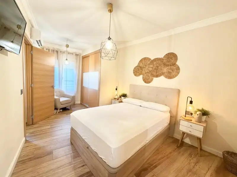 Habitación de Piso en venta en Torremolinos con Aire acondicionado, Terraza y Lavadora