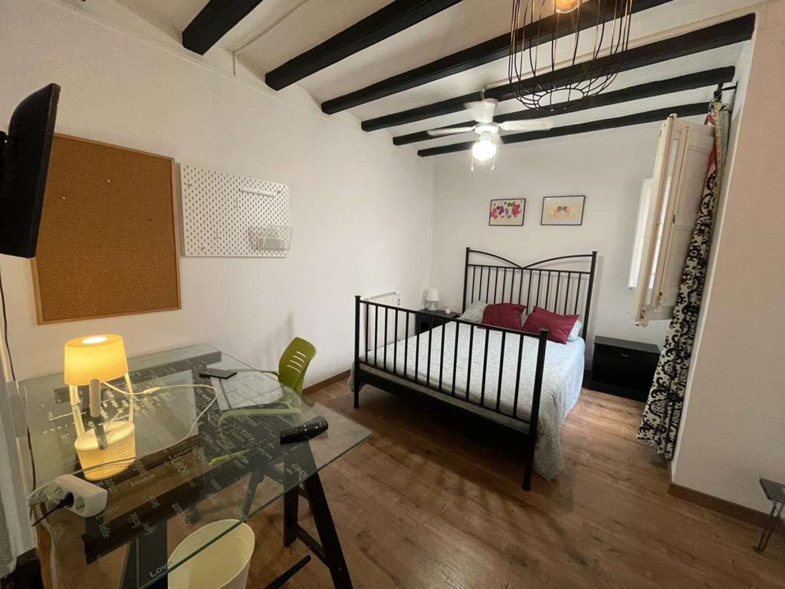 Habitación de Piso para compartir en  Barcelona Capital con Aire acondicionado, Calefacción y Terraza
