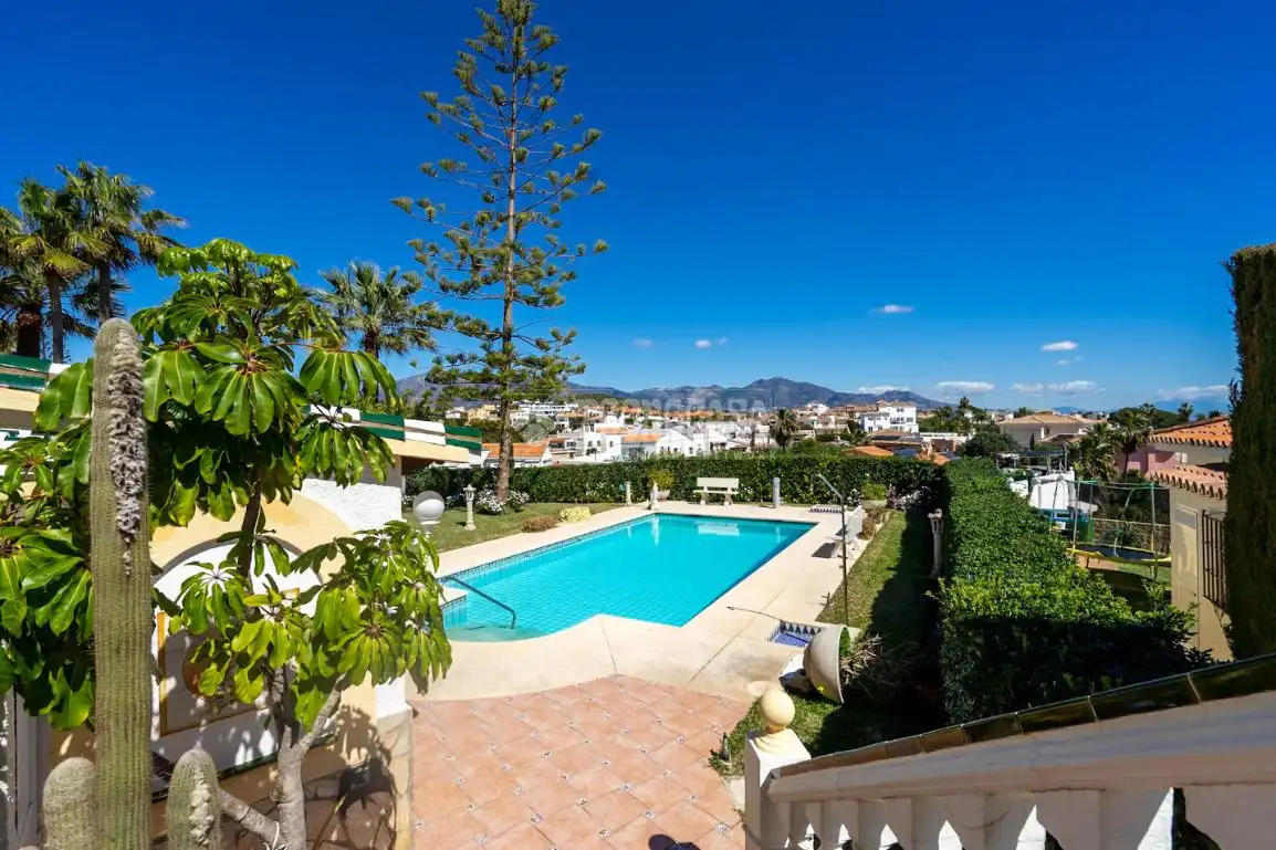 Casa amb piscina en venda a El Faro de Calaburra - Chaparral, imagen 6