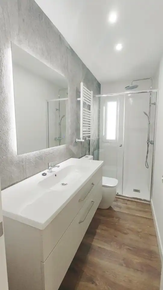 Baño de Piso en venta en Mieres (Asturias) con Calefacción, Parquet y Trastero