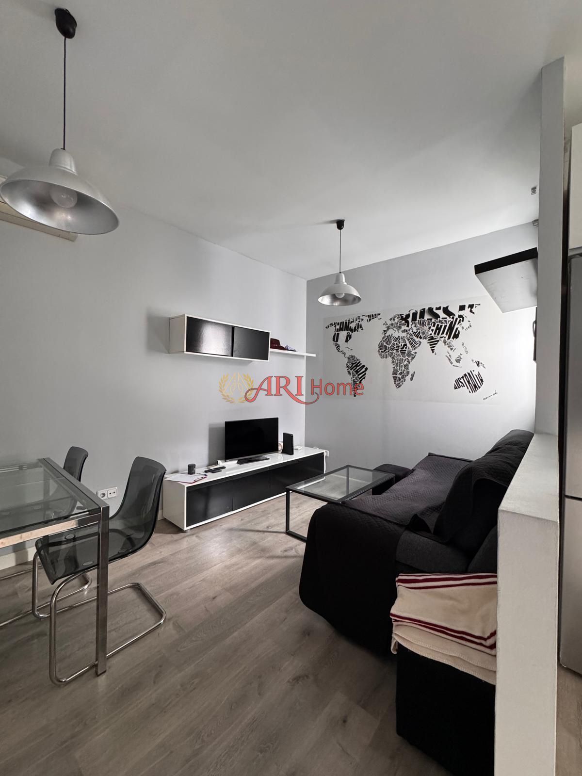 Sala d'estar de Pis en venda en  Madrid Capital amb Aire condicionat, Calefacció i Moblat