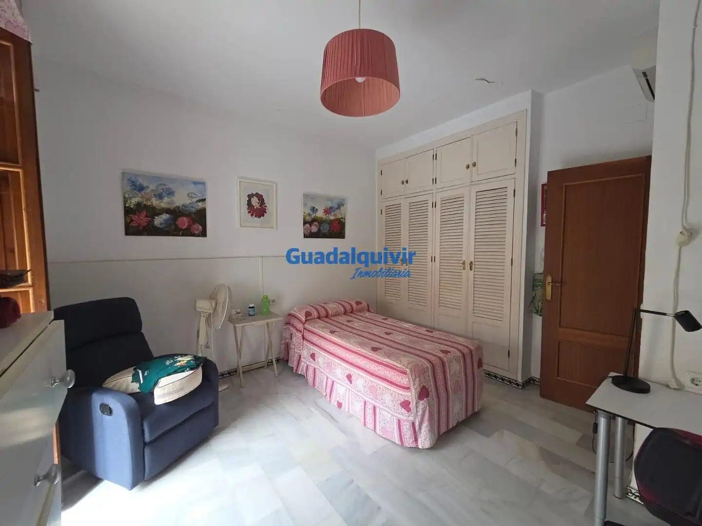 Dormitori de Casa o xalet en venda en Nervión
