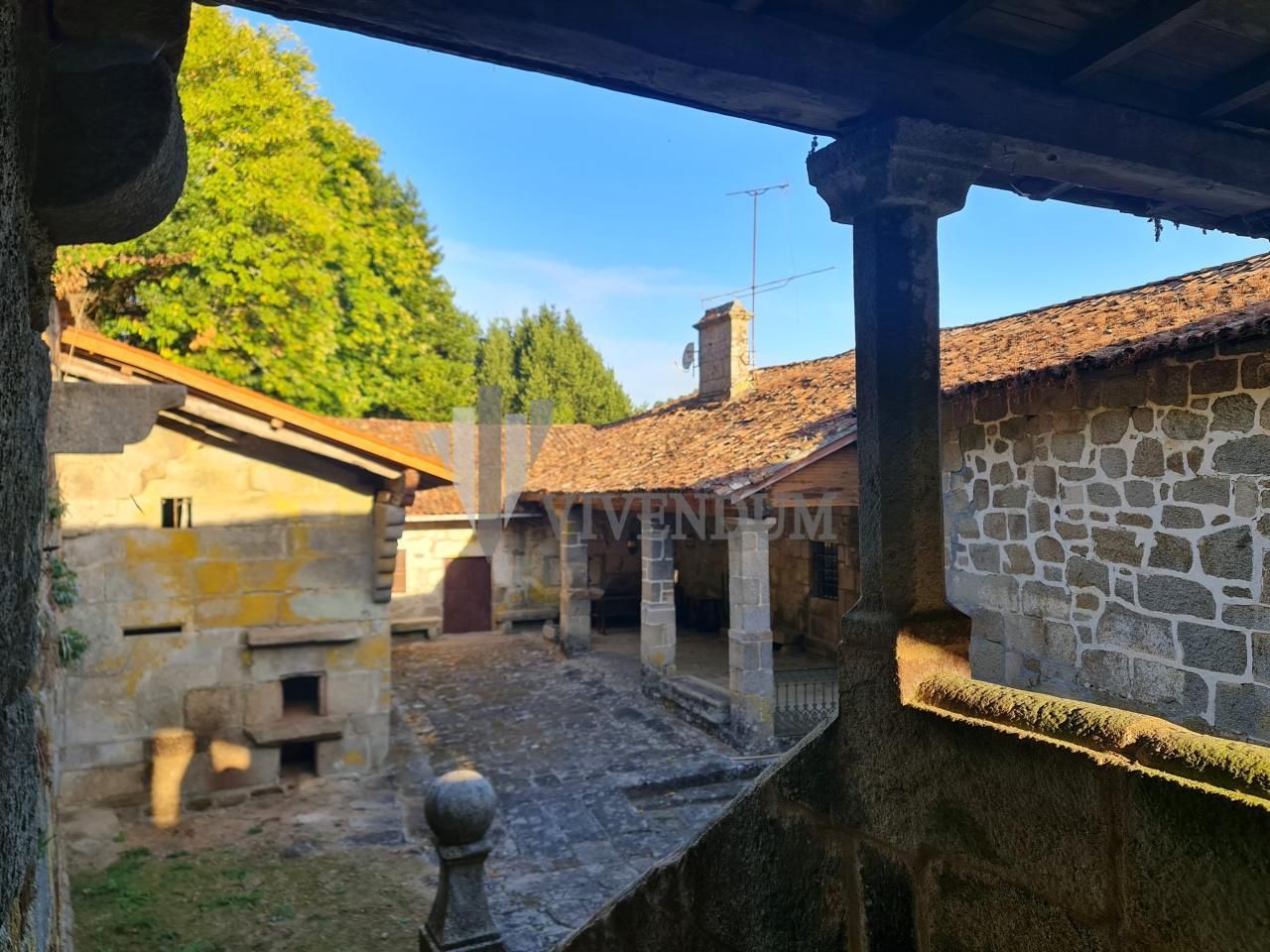 Vista exterior de Casa o xalet en venda en Cenlle amb Jardí privat, Terrassa i Balcó