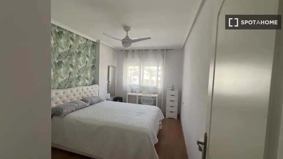 Bedroom of Apartments for share in La Manga del Mar Menor  with Air Conditioner, Heating and Terrace
