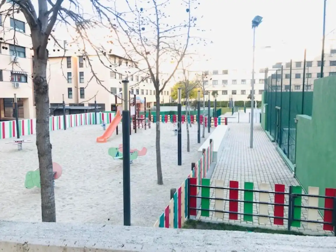 Vista exterior de Piso en venta en Valdemoro con Aire acondicionado, Calefacción y Piscina comunitaria