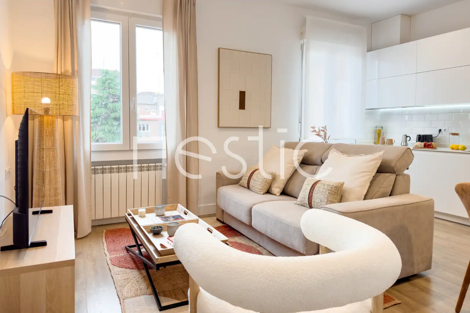 Sala de estar de Apartamento de alquiler en Madrid con Aire acondicionado, Calefacción y Amueblado
