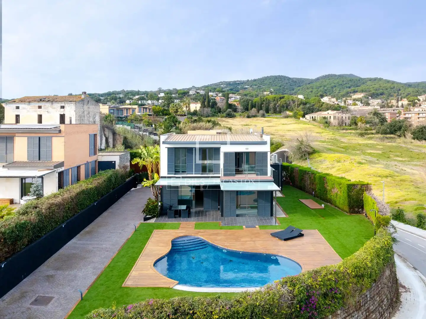Vista exterior de Casa o xalet en venda en Sant Vicenç de Montalt amb Aire condicionat, Calefacció i Jardí privat