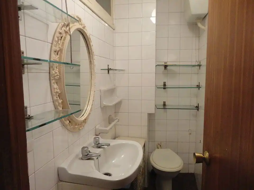 Baño de Edificio en venta en Salas de los Infantes
