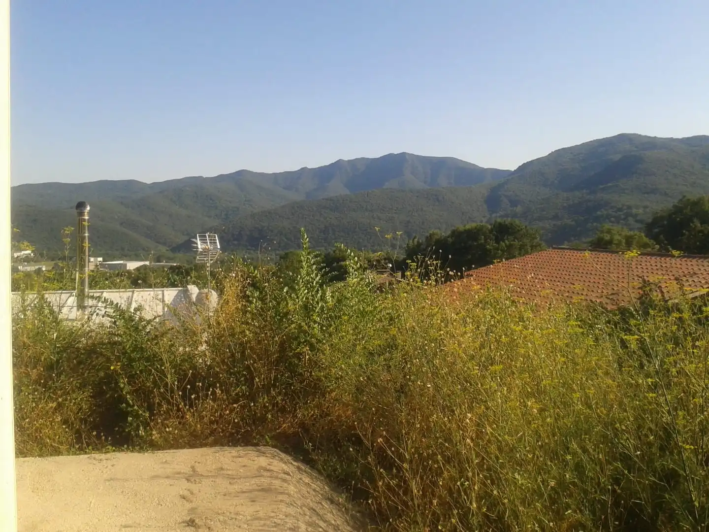 Exterior view of Houses for sale in Montagut i Oix  with Private garden, Terrace and Storage room