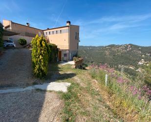 Vista exterior de Edifici en venda en Castellar del Vallès