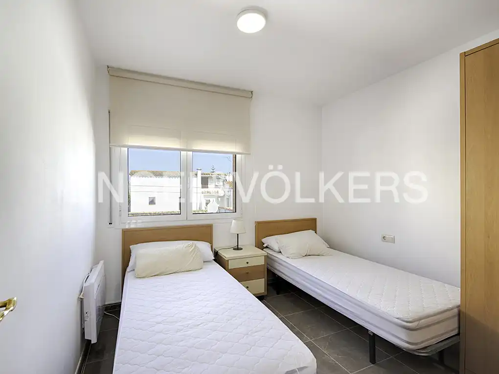 Bedroom of Buildings for sale in Empuriabrava