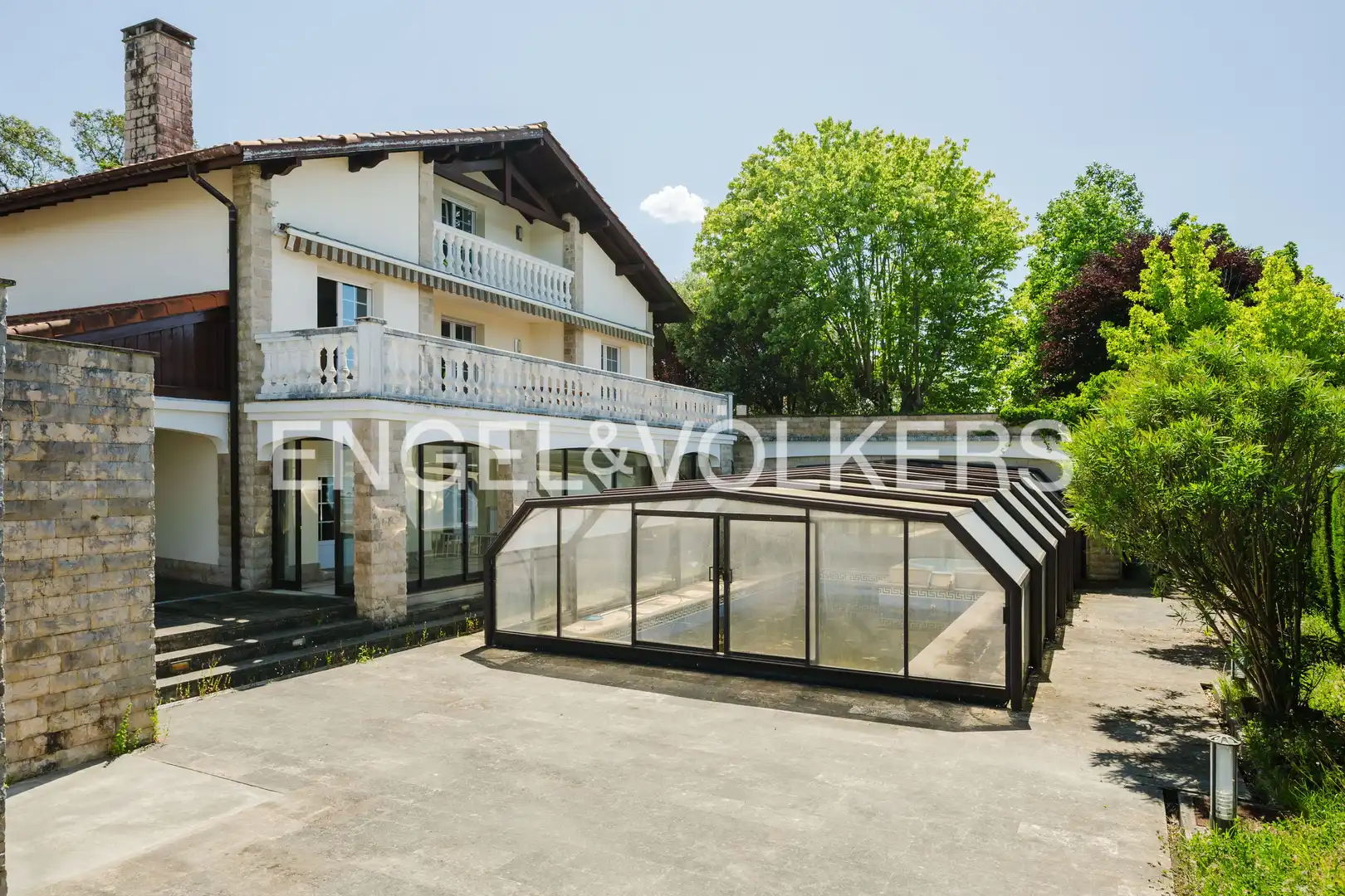 Terraza de Finca rústica en venta en Hendaye con Aire acondicionado, Calefacción y Jardín privado