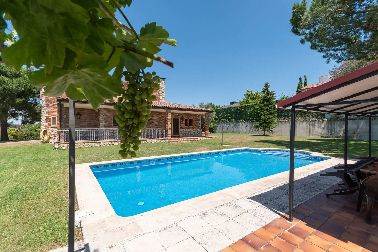 Piscina de Casa o xalet en venda en Tres Cantos amb Calefacció i Traster