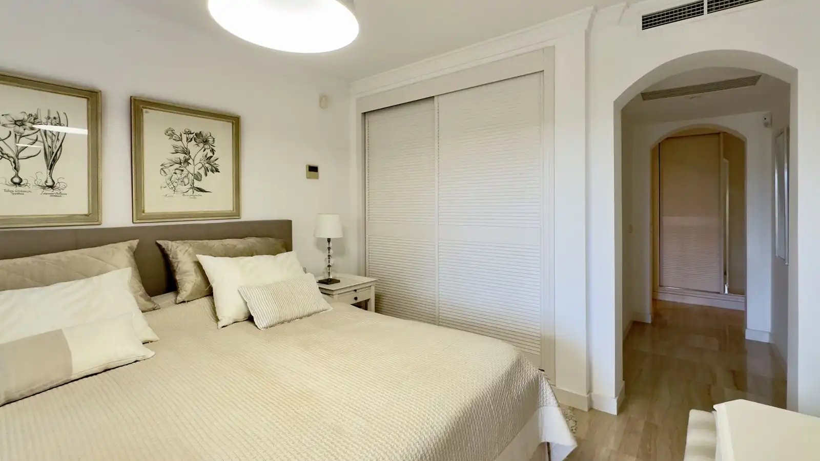 Bedroom of Apartments for sale in Marbella  with Air Conditioner, Storage room and Furnished