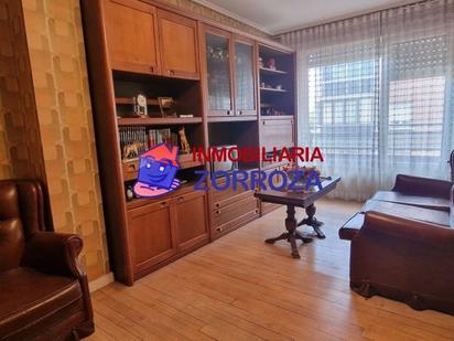Sala d'estar de Pis en venda en Bilbao  amb Calefacció i Balcó