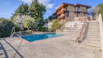 Piscina de Casa o xalet en venda en Manresa amb Aire condicionat, Terrassa i Piscina