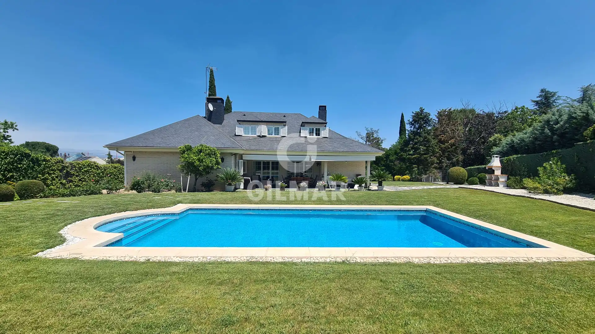 Vista exterior de Casa o chalet en venta en Boadilla del Monte con Calefacción, Jardín privado y Piscina