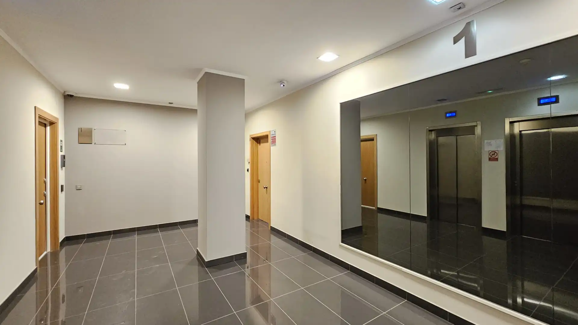 Büro zur Miete in Sant Joan Despí mit Klimaanlage und Alarm