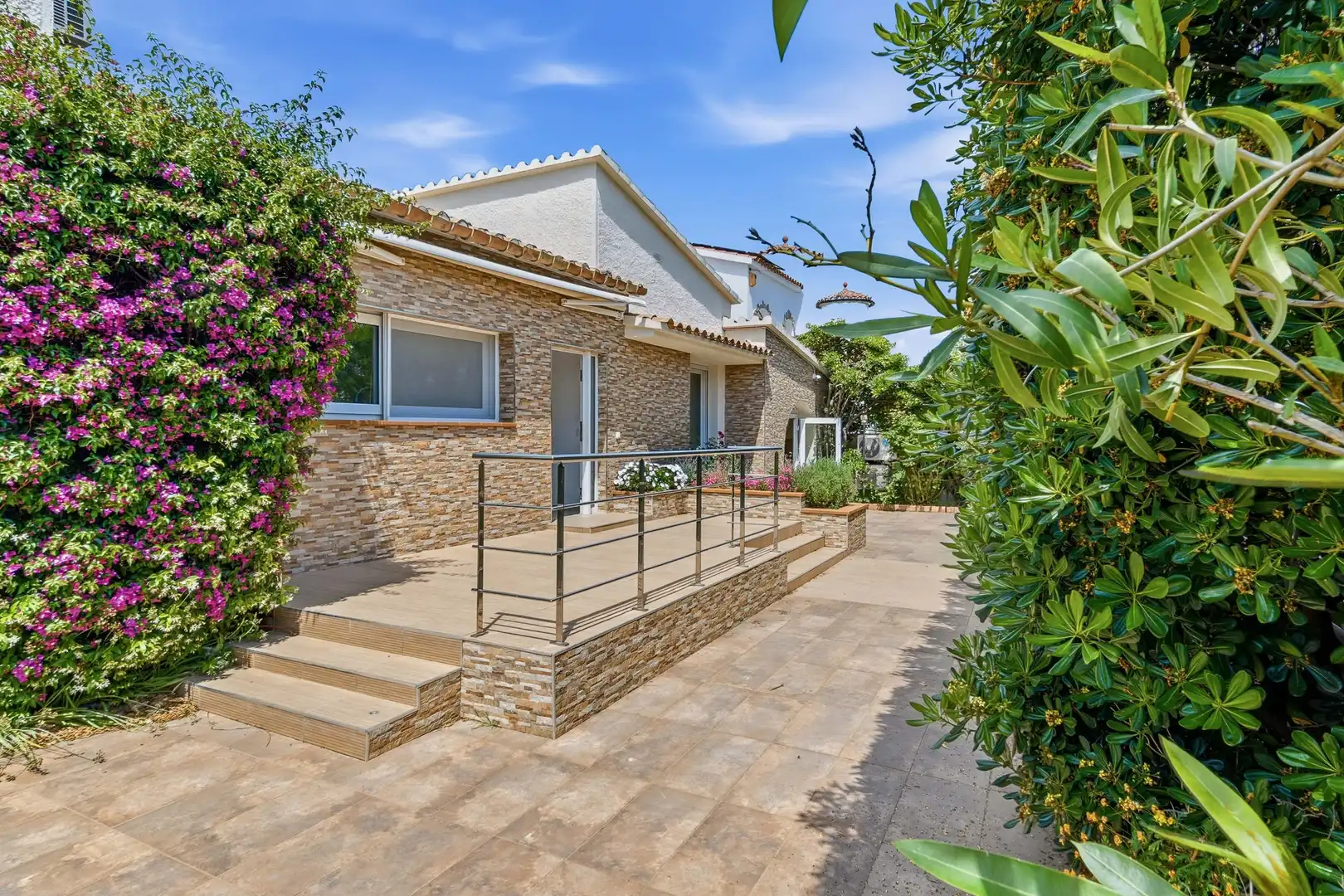 Jardín de Casa o chalet en venta en Empuriabrava con Aire acondicionado, Jardín privado y Terraza