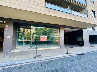 Local comercial en venta en Avenida Esteve Albert