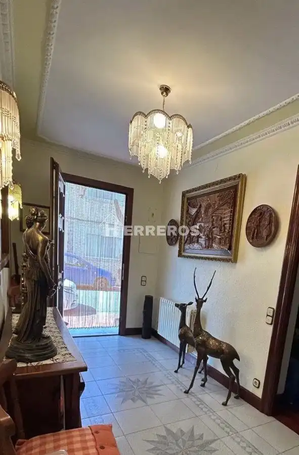 Casa adosada en venta en Baños de Río Tobía con Aire acondicionado, Calefacción y Parquet