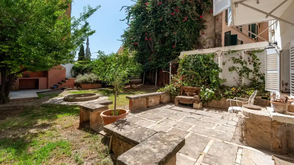 Duplex con giardino in vendita a Centre
