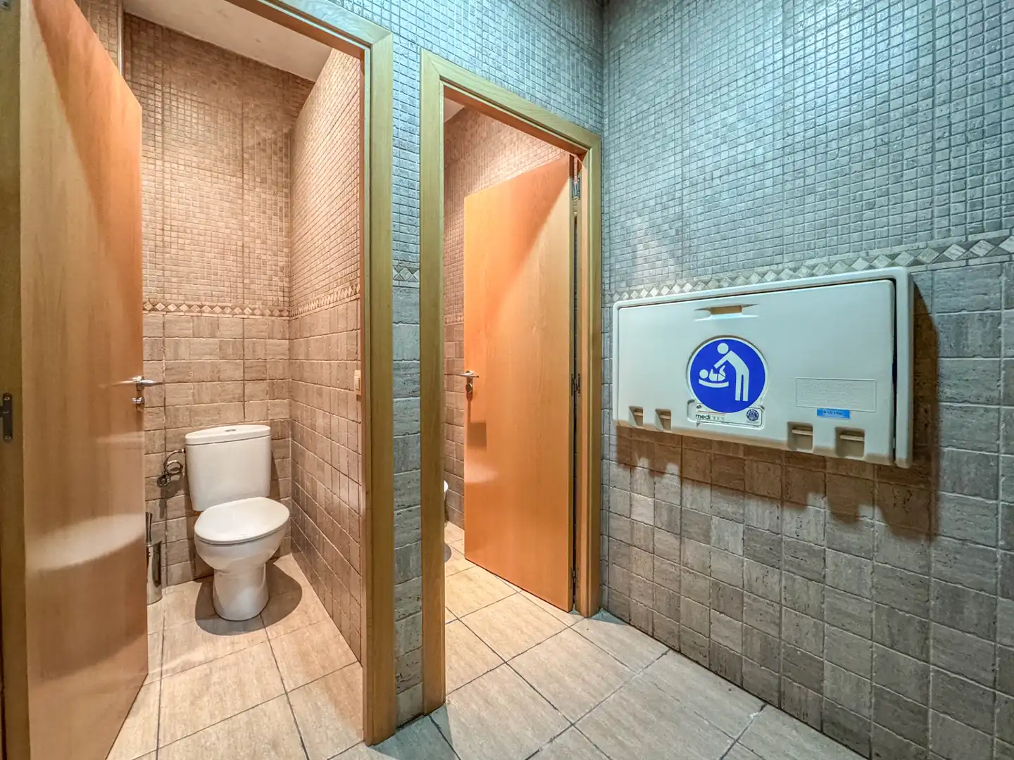 Bathroom of Commercial properties for sale in Vimbodí i Poblet  with Heating
