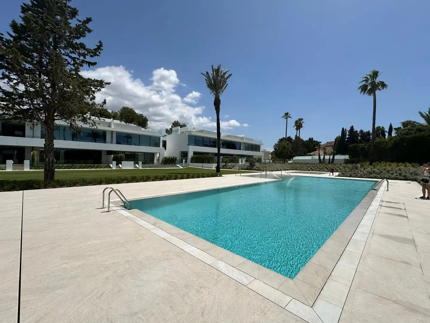 Vivienda con piscina en venta en Calle los Granados 18