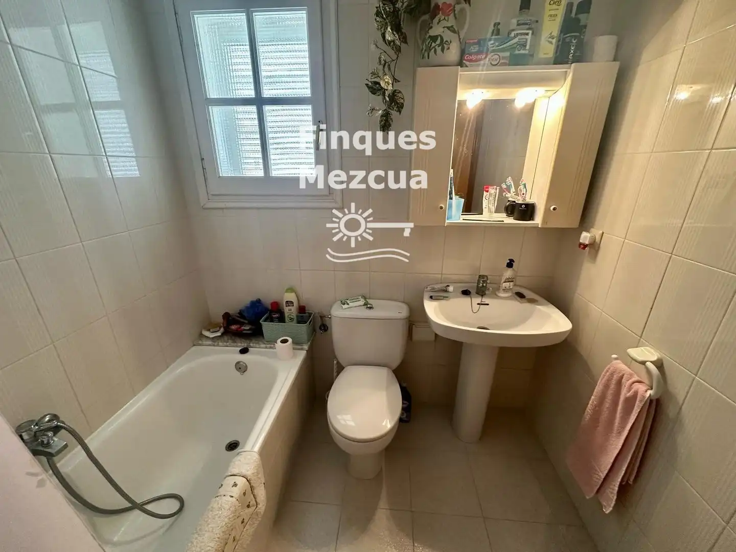 Bathroom of Houses for sale in El Vendrell  with Terrace, Storage room and Swimming Pool
